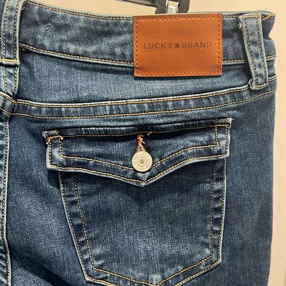 Lucky Brand Low Ride Flare Jeans. Size 14/32R - Picture 8 of 15